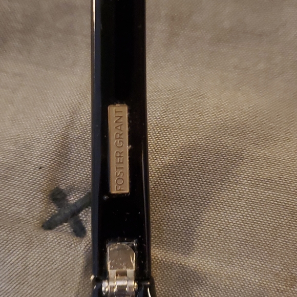 Foster Grant Sunnies - Picture 4 of 6